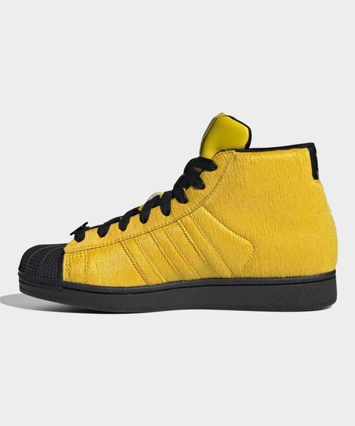 adidas(アディダス)の「Pokemon SST II ミッド / Pokemon SST II MID / アディダスオリジナルス adidas Originals(スニーカー・メンズ・イエロー・29.0cm/28.5cm/25.5cm/25.0cm/23.0cm/22.5cm/26.0cm/26.5cm/24.5cm/24.0cm/23.5cm/27.0cm/22.0cm/28.0cm/27.5cm)」の2枚目の写真