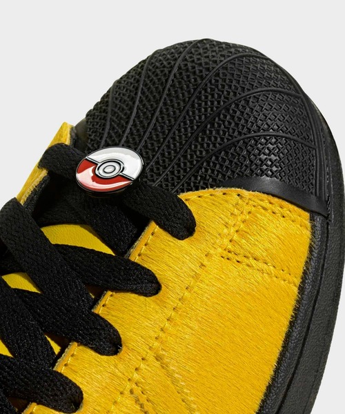adidas(アディダス)の「Pokemon SST II ミッド / Pokemon SST II MID / アディダスオリジナルス adidas Originals(スニーカー・メンズ・イエロー・29.0cm/28.5cm/25.5cm/25.0cm/23.0cm/22.5cm/26.0cm/26.5cm/24.5cm/24.0cm/23.5cm/27.0cm/22.0cm/28.0cm/27.5cm)」の4枚目の写真