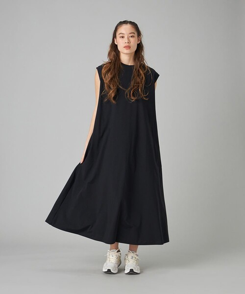Chacott(チャコット)の「EasyCare+ ツイストワンピース(ショート丈)(ワンピース・レディース・ブラック/ネイビー・0)」の1枚目の写真