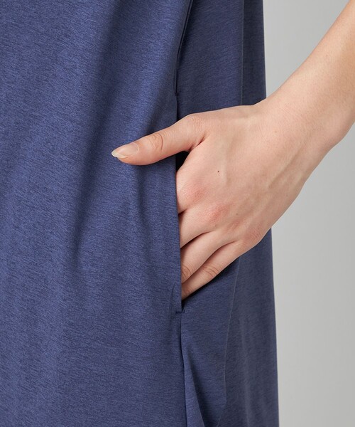 Chacott(チャコット)の「EasyCare+ ツイストワンピース(ショート丈)(ワンピース・レディース・ブラック/ネイビー・0)」の11枚目の写真