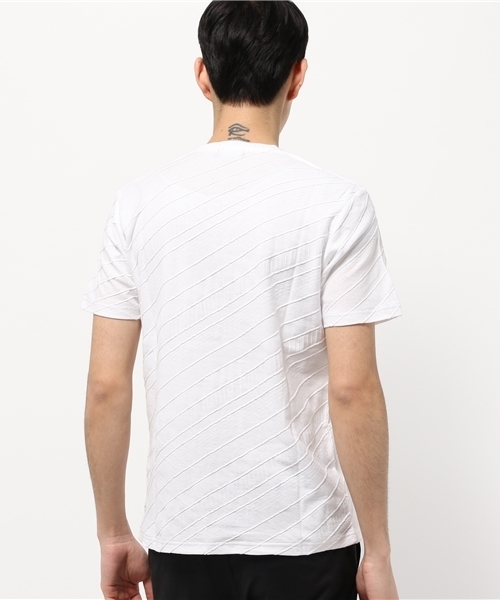 MEN'S BIGI(メンズビギ)の「バイアスジャガード VネックTシャツ/JAPAN MADE(日本製)(Tシャツ/カットソー・メンズ・ホワイト/ネイビー・S/M/L)」の4枚目の写真
