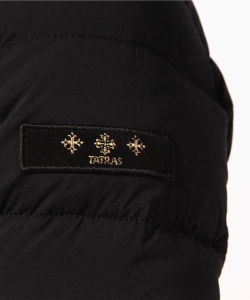 TATRAS(タトラス)の「TATRAS(タトラス)AGOGNA/LTA17A4487/VERY12月号掲載(ダウンジャケット/コート・レディース・ブラック/パープル/マスタード/ネイビー/サンドベージュ・2/3/4/1)」の11枚目の写真