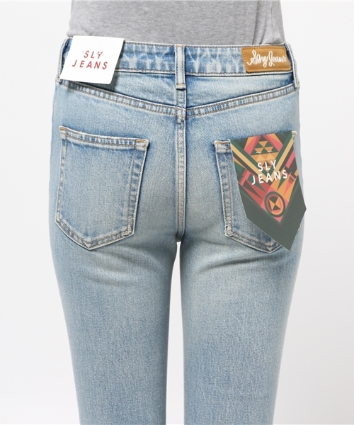 SLY（スライ）の「CODY JW ANKLE SLIM-C（デニムパンツ・レディース・ライトブルー・23inch/25inch/24inch/26inch/27inch）」の10枚目の写真