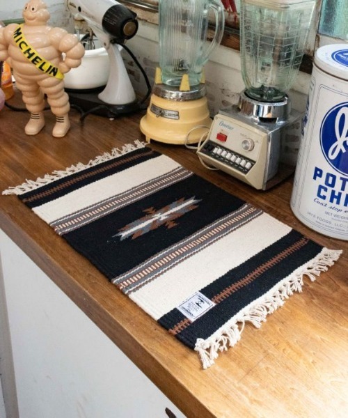 チャイハネ(チャイハネ)の「【チャイハネ】オルテガ柄プレイスマット(ランチョンマット/テーブルウェア・レディース・ターコイズブルー/オフホワイト/イエロー/レッド/グリーン/パープル/ブラック/ブルー/ブラウン/グレー/マスタード/ベージュ・FREE)」の3枚目の写真