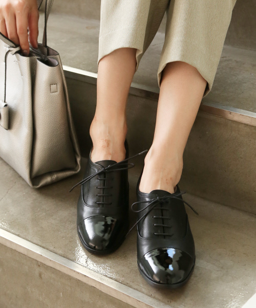 PICHE ABAHOUSE（ピシェ アバハウス）の「レースアップシューズ（ドレスシューズ・レディース・ホワイト/ブラック/ネイビー・40/34/35/36/38/39/37）」の2枚目の写真