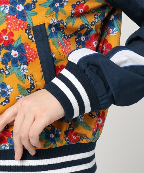 HILFIGER DENIM（ヒルフィガーデニム）の「カラーブロックボマージャケット（ブルゾン・レディース・レッド/ネイビー・S/M/XS）」の7枚目の写真