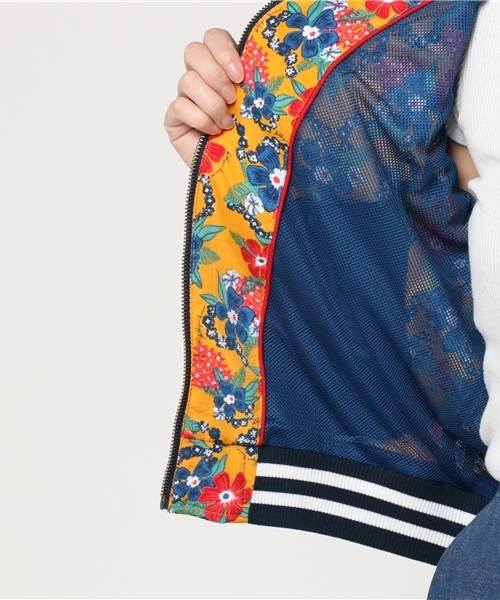 HILFIGER DENIM（ヒルフィガーデニム）の「カラーブロックボマージャケット（ブルゾン・レディース・レッド/ネイビー・S/M/XS）」の10枚目の写真