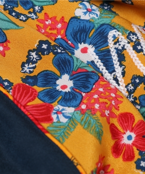 HILFIGER DENIM（ヒルフィガーデニム）の「カラーブロックボマージャケット（ブルゾン・レディース・レッド/ネイビー・S/M/XS）」の11枚目の写真