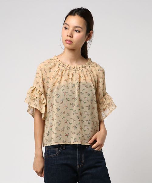 earth music&ecology（アースミュージックアンドエコロジー）の「・シフォンフラワープリントブラウス（シャツ/ブラウス・レディース・アイボリー/ライトピンク/イエロー/ブラック・FREE）」の3枚目の写真