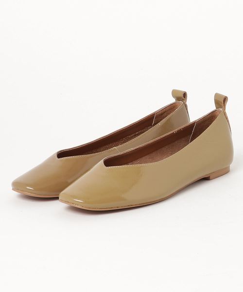 mio notis（ミオノティス）の「Vカットパテントカッター（パンプス・レディース・ブラック/ボルドー/ベージュ/パープル・35/36/37/38/39）」の3枚目の写真