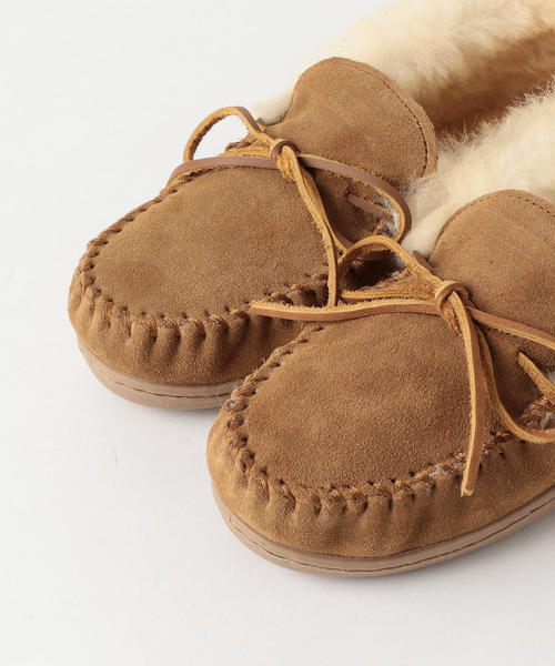 Minnetonka（ミネトンカ）の「＜MINNETONKA＞ALPINE レザーモカシン ◆（モカシン/デッキシューズ・レディース・ブラック/ベージュ・6/8/5/7）」の7枚目の写真