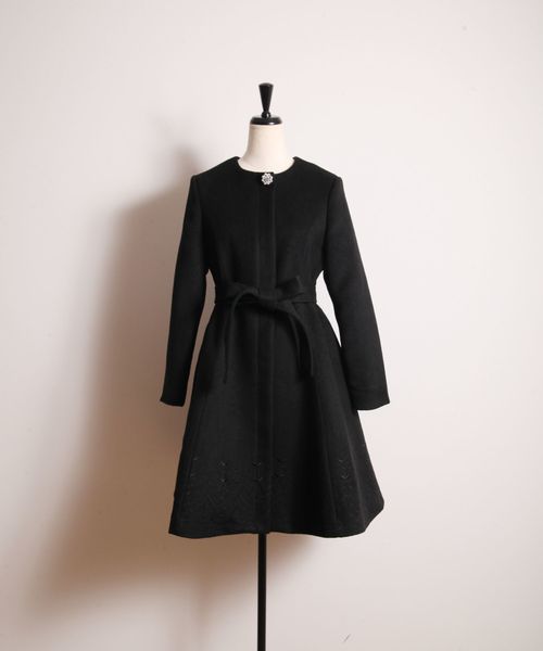 tocco 裾刺繍入り飾りビジュー釦ノーカラードレスコート tocco closet（トッコ クローゼット）の「裾刺繍入り飾りビジュー釦