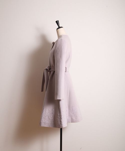 tocco 裾刺繍入り飾りビジュー釦ノーカラードレスコート tocco closet（トッコ クローゼット）の「裾刺繍入り飾りビジュー釦
