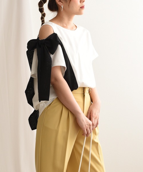 LHELBIE（レルビエ）の「ショルダーカットサイドラインアシメリボントップス（その他トップス・レディース・ブラック/オフホワイト/サックスブルー/カーキ/ブラウン/ベージュ・M）」の3枚目の写真