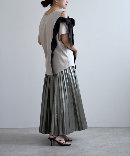 LHELBIE（レルビエ）の「ショルダーカットサイドラインアシメリボントップス（その他トップス・レディース・ブラック/オフホワイト/サックスブルー/カーキ/ブラウン/ベージュ・M）」の7枚目の写真