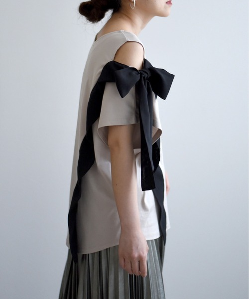 LHELBIE（レルビエ）の「ショルダーカットサイドラインアシメリボントップス（その他トップス・レディース・ブラック/オフホワイト/サックスブルー/カーキ/ブラウン/ベージュ・M）」の16枚目の写真