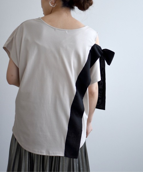LHELBIE（レルビエ）の「ショルダーカットサイドラインアシメリボントップス（その他トップス・レディース・ブラック/オフホワイト/サックスブルー/カーキ/ブラウン/ベージュ・M）」の18枚目の写真