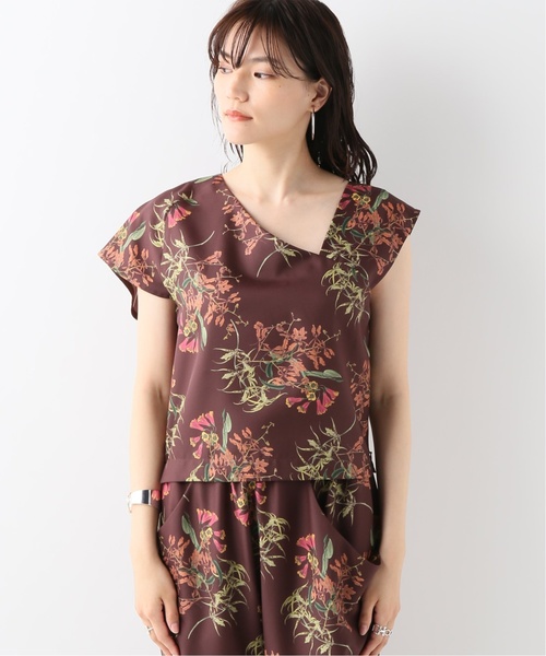 ELIN(エリン)の「【ELIN】Print asymmetry top(シャツ/ブラウス・レディース・ホワイト系その他/ボルドー・38)」の5枚目の写真