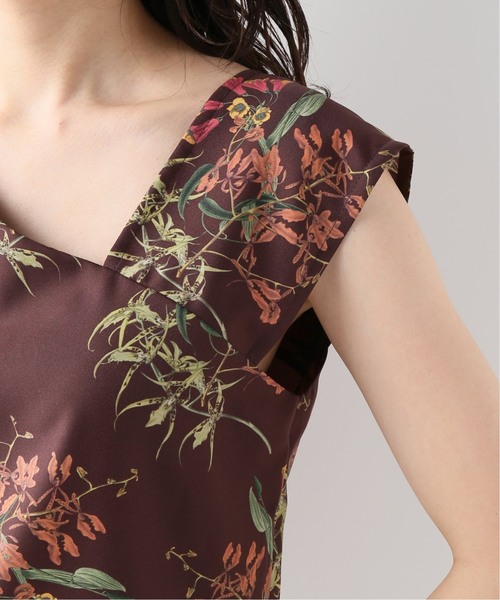 ELIN(エリン)の「【ELIN】Print asymmetry top(シャツ/ブラウス・レディース・ホワイト系その他/ボルドー・38)」の4枚目の写真