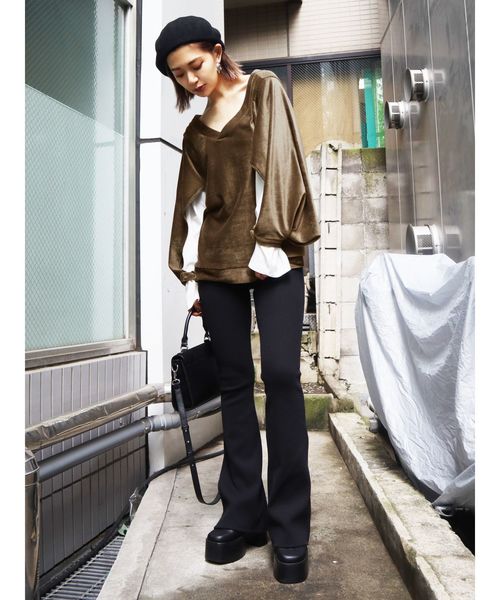 EMODA(エモダ)の「フィットフレアパンツ(その他パンツ・レディース・ブラック/ブラウン・FREE)」の3枚目の写真