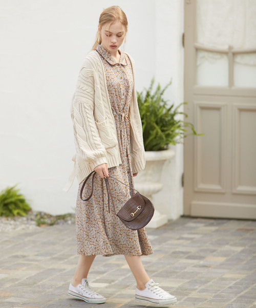 archives（アルシーヴ）の「ベルト付ケーブルニットカーディガン（カーディガン/ボレロ・レディース・ブラウン/ベージュ/オフホワイト・MEDIUM）」の9枚目の写真