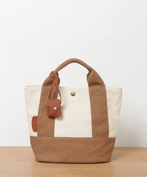 toleur（トーラ）の「【toleur】コンビキャンバス/カウレザー ミニトート/11568（トートバッグ・レディース・ブラック/グリーン/ライトブラウン/イエロー/ベージュ/ブルー/カーキ/ライトグレー/オレンジ/グレイッシュベージュ・FREE）」の4枚目の写真