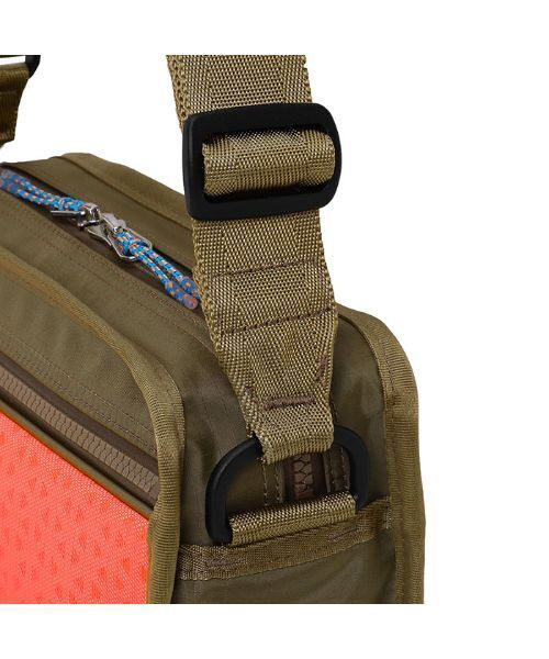 PORTER(ポーター)の「ヘキサリア ショルダーバッグ(M)(ショルダーバッグ・メンズ・ブラック/ネイビー/フューシャピンク・FREE)」の18枚目の写真