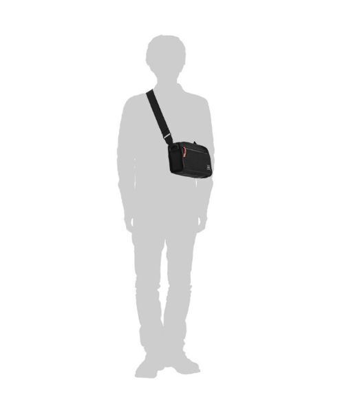 PORTER(ポーター)の「ヘキサリア ショルダーバッグ(M)(ショルダーバッグ・メンズ・ブラック/ネイビー/フューシャピンク・FREE)」の9枚目の写真