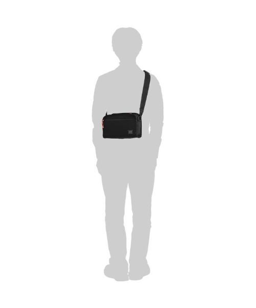 PORTER(ポーター)の「ヘキサリア ショルダーバッグ(M)(ショルダーバッグ・メンズ・ブラック/ネイビー/フューシャピンク・FREE)」の7枚目の写真