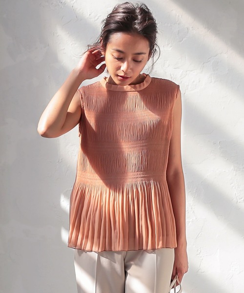 KOBE LETTUCE（コウベレタス）の「マジョリカプリーツスタンドネックーブフレアトップス（シャツ/ブラウス・レディース・イエロー/アイボリー/ピンク系その他/ブラック・FREE）」の4枚目の写真