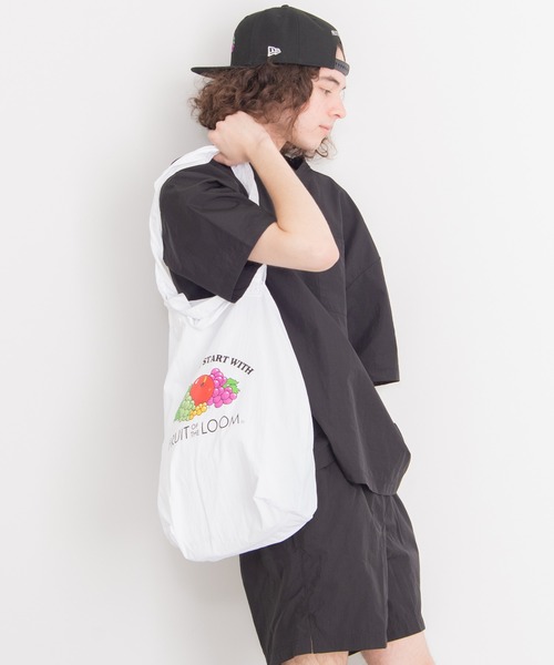 FRUIT OF THE LOOM(フルーツオブザルーム)の「FRUIT OF THE LOOM MULTI COLOR TOTE BAG M(トートバッグ・レディース・ブラック/ホワイト・FREE)」の1枚目の写真