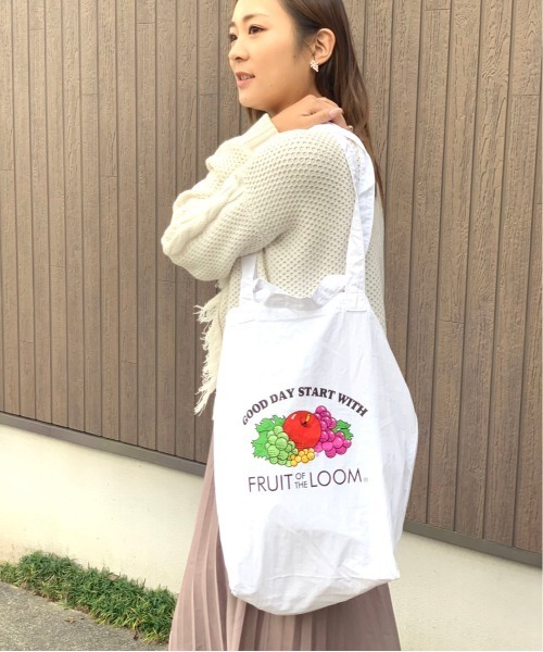 FRUIT OF THE LOOM(フルーツオブザルーム)の「FRUIT OF THE LOOM MULTI COLOR TOTE BAG M(トートバッグ・レディース・ブラック/ホワイト・FREE)」の6枚目の写真