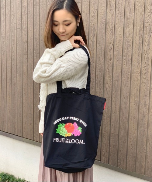 FRUIT OF THE LOOM(フルーツオブザルーム)の「FRUIT OF THE LOOM MULTI COLOR TOTE BAG M(トートバッグ・レディース・ブラック/ホワイト・FREE)」の11枚目の写真