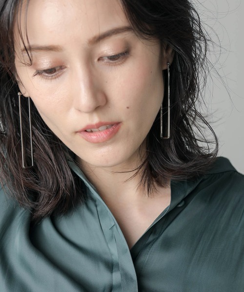 Bou Jeloud(ブージュルード)の「スクエアフープピアス(ピアス(両耳用)・レディース・シルバー/ゴールド・38)」の15枚目の写真