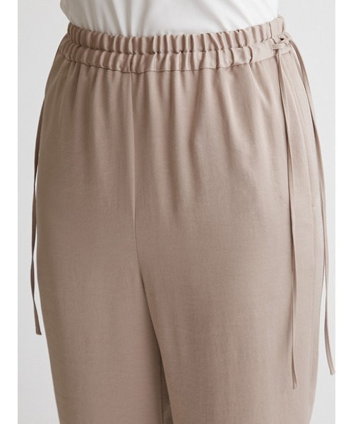 Mila Owen(ミラオーウェン)の「サイドリボンウエストゴムサテンパンツ(その他パンツ・レディース・チャコールグレー/ベージュ/マルチ・1/0)」の13枚目の写真