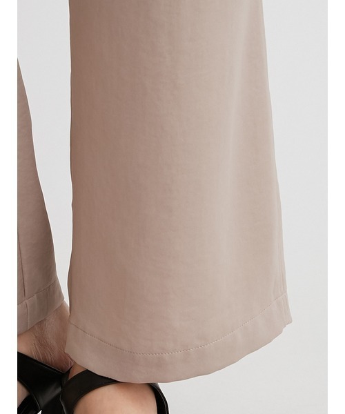 Mila Owen(ミラオーウェン)の「サイドリボンウエストゴムサテンパンツ(その他パンツ・レディース・チャコールグレー/ベージュ/マルチ・1/0)」の18枚目の写真