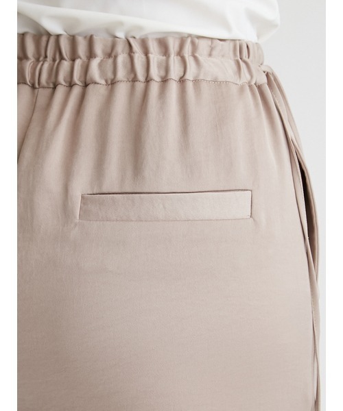 Mila Owen(ミラオーウェン)の「サイドリボンウエストゴムサテンパンツ(その他パンツ・レディース・チャコールグレー/ベージュ/マルチ・1/0)」の17枚目の写真