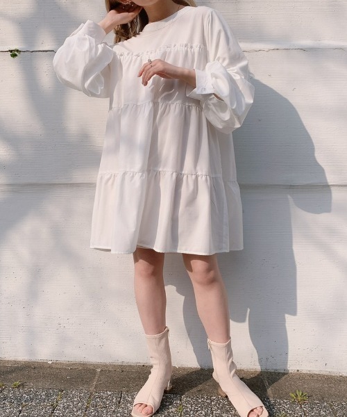 VANNIE U（ヴァニーユー）の「ティアードボリュームブラウスワンピース（ワンピース・レディース・ホワイト/ブラック/ミント・FREE）」の5枚目の写真