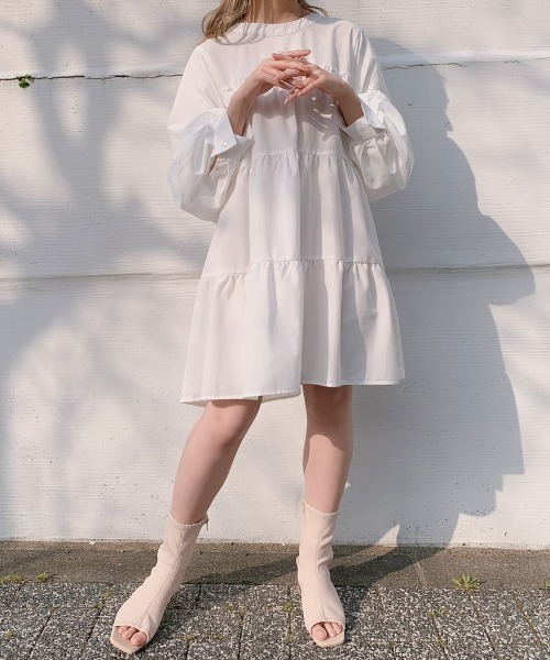 VANNIE U（ヴァニーユー）の「ティアードボリュームブラウスワンピース（ワンピース・レディース・ホワイト/ブラック/ミント・FREE）」の4枚目の写真