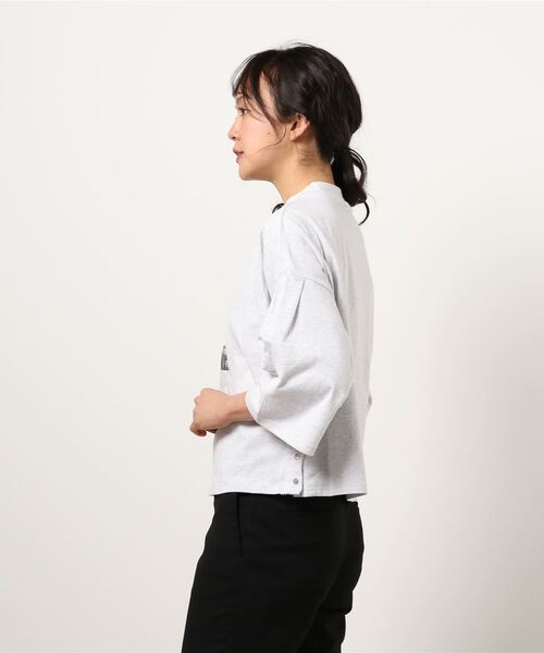 BDONNA（ビドンナ）の「スタンドカラー　プリントTシャツ（Tシャツ/カットソー・レディース・ライトグレー/ネイビー/ホワイト・MEDIUM）」の5枚目の写真