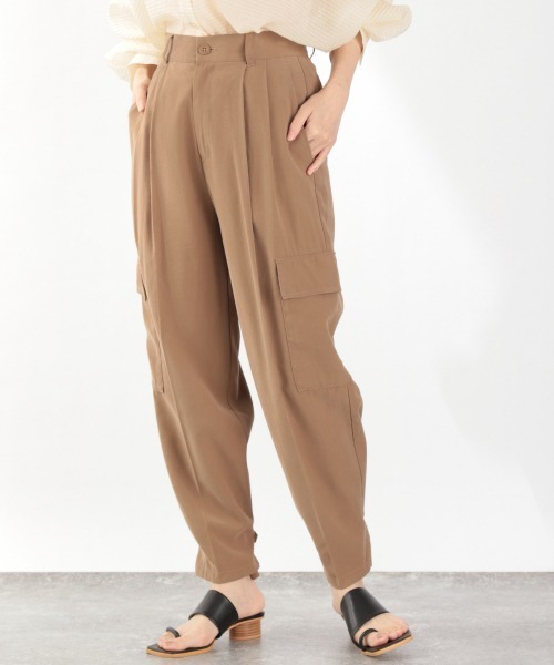 LOWRYS FARM（ローリーズファーム）の「スソシボリサイドポケットパンツ　934903（その他パンツ・レディース・ベージュ/ブラウン/グリーン・FREE）」の2枚目の写真