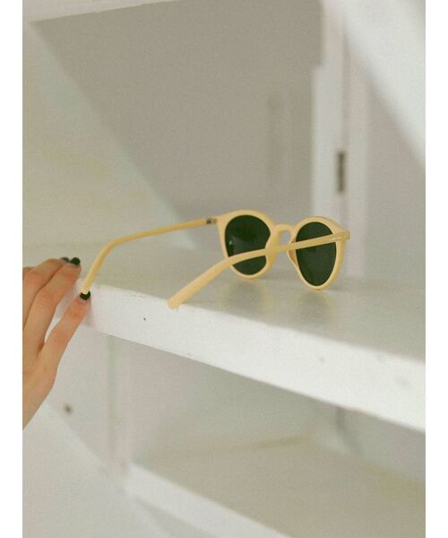 Ungrid（アングリッド）の「カラーフレームサングラス（サングラス・レディース・オレンジ/アイボリー/モカ・FREE）」の8枚目の写真