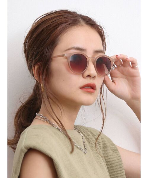 Ungrid（アングリッド）の「カラーフレームサングラス（サングラス・レディース・オレンジ/アイボリー/モカ・FREE）」の9枚目の写真