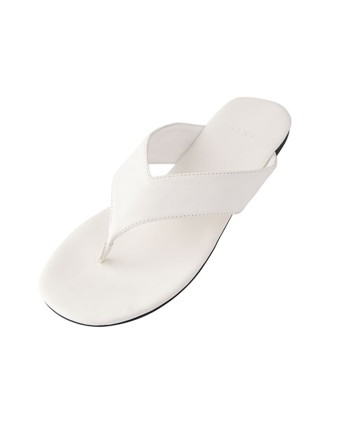 AKTE(アクテ)の「ワイドトングサンダル(サンダル・レディース・ホワイト/ブラック・S/M)」の6枚目の写真