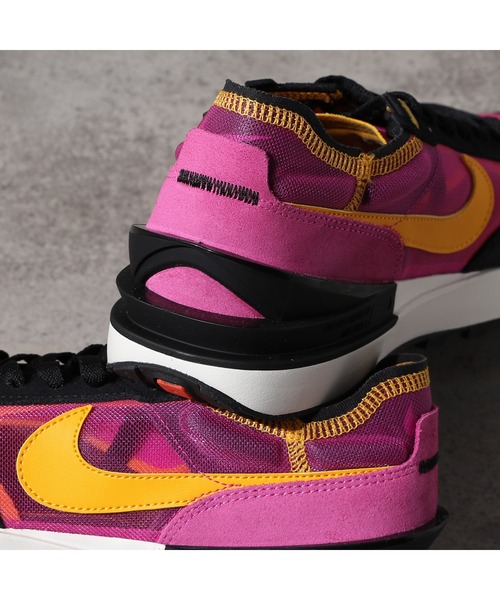 NIKE（ナイキ）の「NIKE WAFFLE ONE DA7995-600（スニーカー・メンズ・ピンク・28.5cm/26.5cm/26cm/27.5cm/28cm/30cm/27cm/29cm）」の2枚目の写真