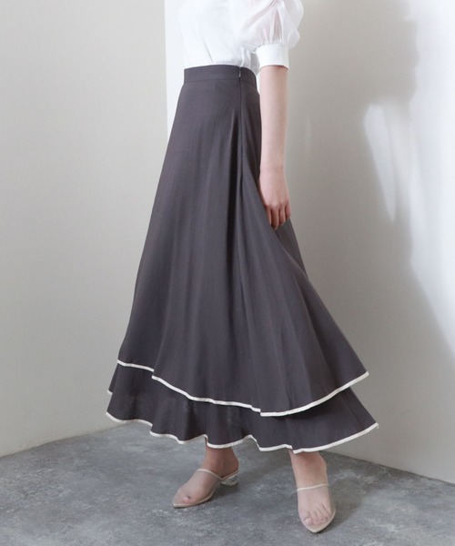 archives（アルシーヴ）の「パイピングティアードスカート（スカート・レディース・チャコールグレー/アイボリー/グレイッシュベージュ・MEDIUM）」の3枚目の写真
