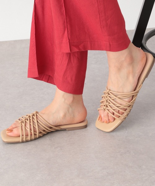 LEPSIM（レプシィム）の「ナロークロススライドサンダル　944142（サンダル・レディース・ブラック/ゴールド/ライトベージュ・SMALL/MEDIUM/LARGE）」の3枚目の写真