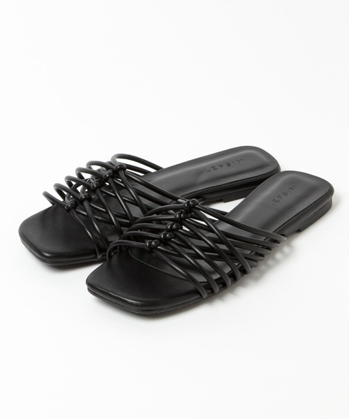 LEPSIM（レプシィム）の「ナロークロススライドサンダル　944142（サンダル・レディース・ブラック/ゴールド/ライトベージュ・SMALL/MEDIUM/LARGE）」の22枚目の写真