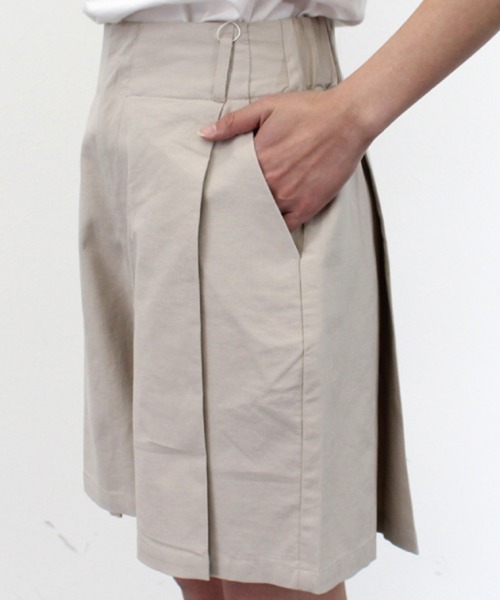 STYLEBLOCK(スタイルブロック)の「リネンタッチタックショートパンツ(その他パンツ・レディース・オフホワイト/ブラック/ミント/ライトベージュ/グレイッシュベージュ・M)」の12枚目の写真