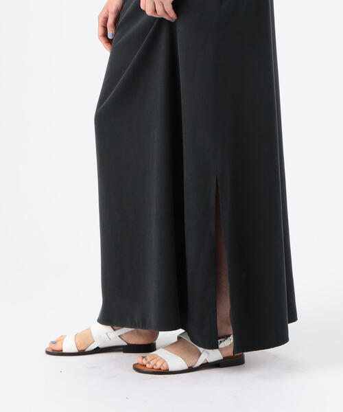 TOMORROWLAND (トゥモローランド)の「セルロースギャバジン サイドスリットロングスカート(スカート・レディース・チャコールグレー/ブラウン・38/36/34)」の12枚目の写真